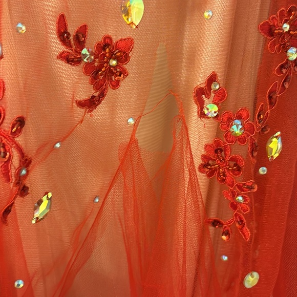 Red formal dress size small - Picture 3 of 7